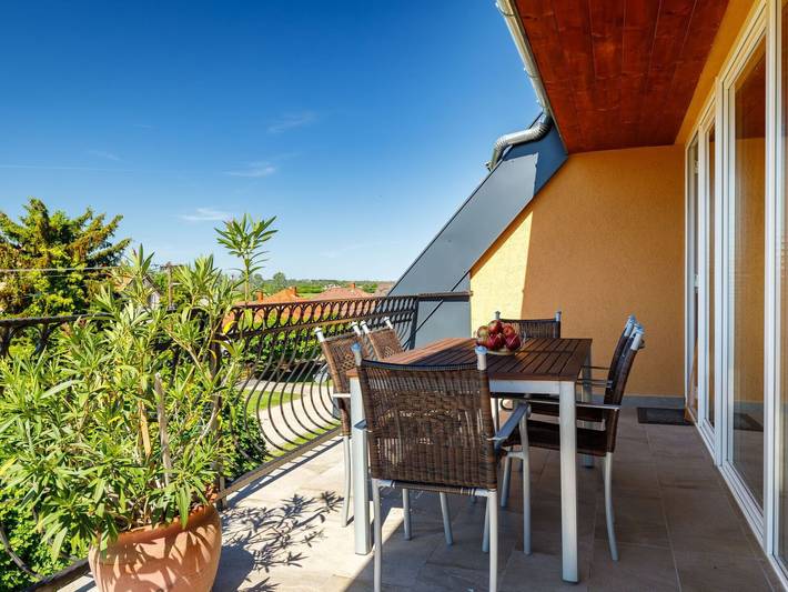 Ferienhaus für 15 Personen, mit Terrasse und Garten in Balatonlelle - 4