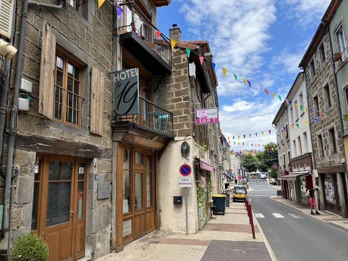 Hôtel pour 2 personnes, avec jacuzzi et balcon, animaux acceptés à Langeac - 4