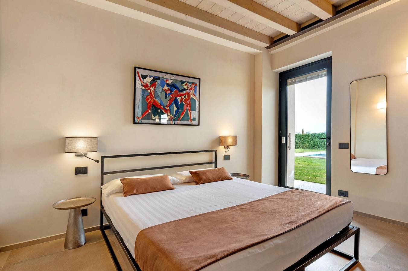 Zimmer 'Agr Casa Pezzo Doppia Piano Terra' mit Gemeinschaftspool, Wi-Fi und Klimaanlage in Castelnuovo del Garda, Gardasee-Berge