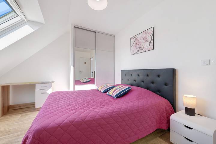 Guesthouse "La Maison D'Elie" with Private Terrace, Garden, and Wi-Fi in Plougoulm, Ceinture Dorée