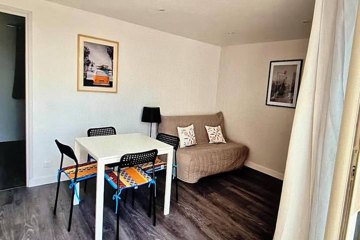 Ganze Wohnung, Escapade Urbaine: 2 Bedrooms, Ideally Located in Peymeinade, Mittelmeerküste (Frankreich)