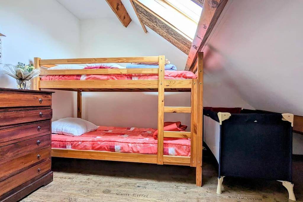Two-Bedroom House in Breteuil, Région d'Évreux