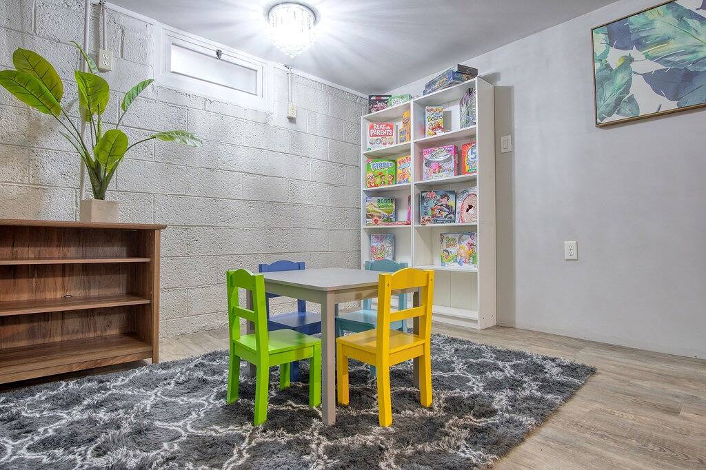 Close to Butler Uni:Cozy Home,Firepit,Free Parking in Indianapolis, Indiana