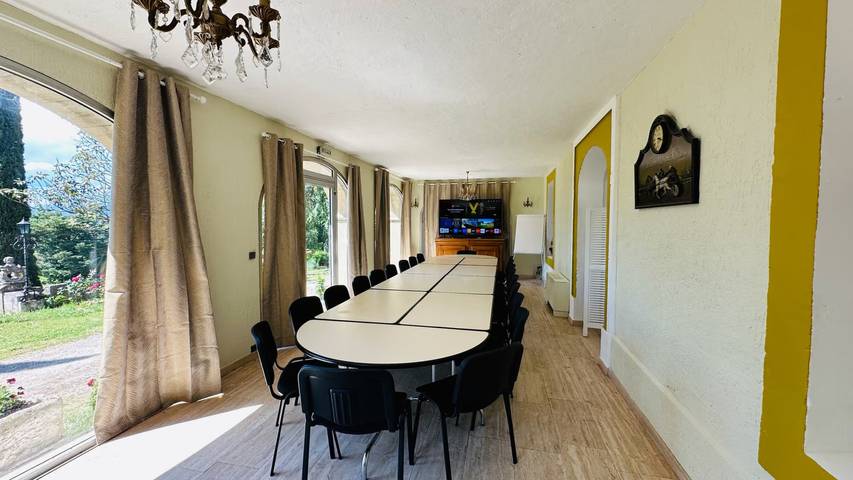 Bed and Breakfast 'Chambre Boudoir' with Wi-Fi in Montélimar, Nyons region