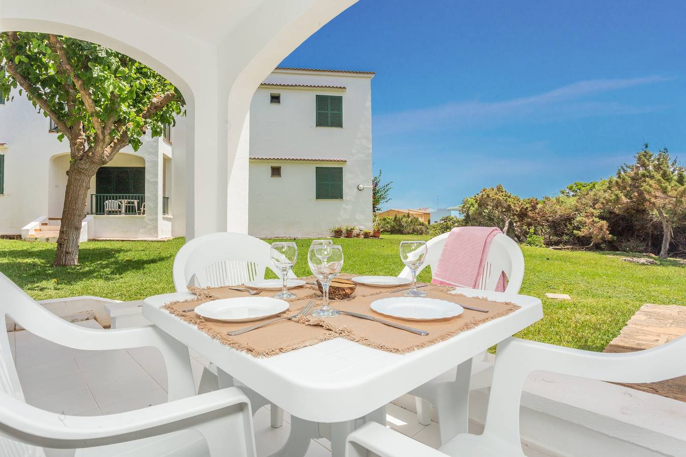 Apartamento entero, Apartamento 'Biniforcat 21' cerca del mar con piscina compartida in Cala Blanes, Ciudadela