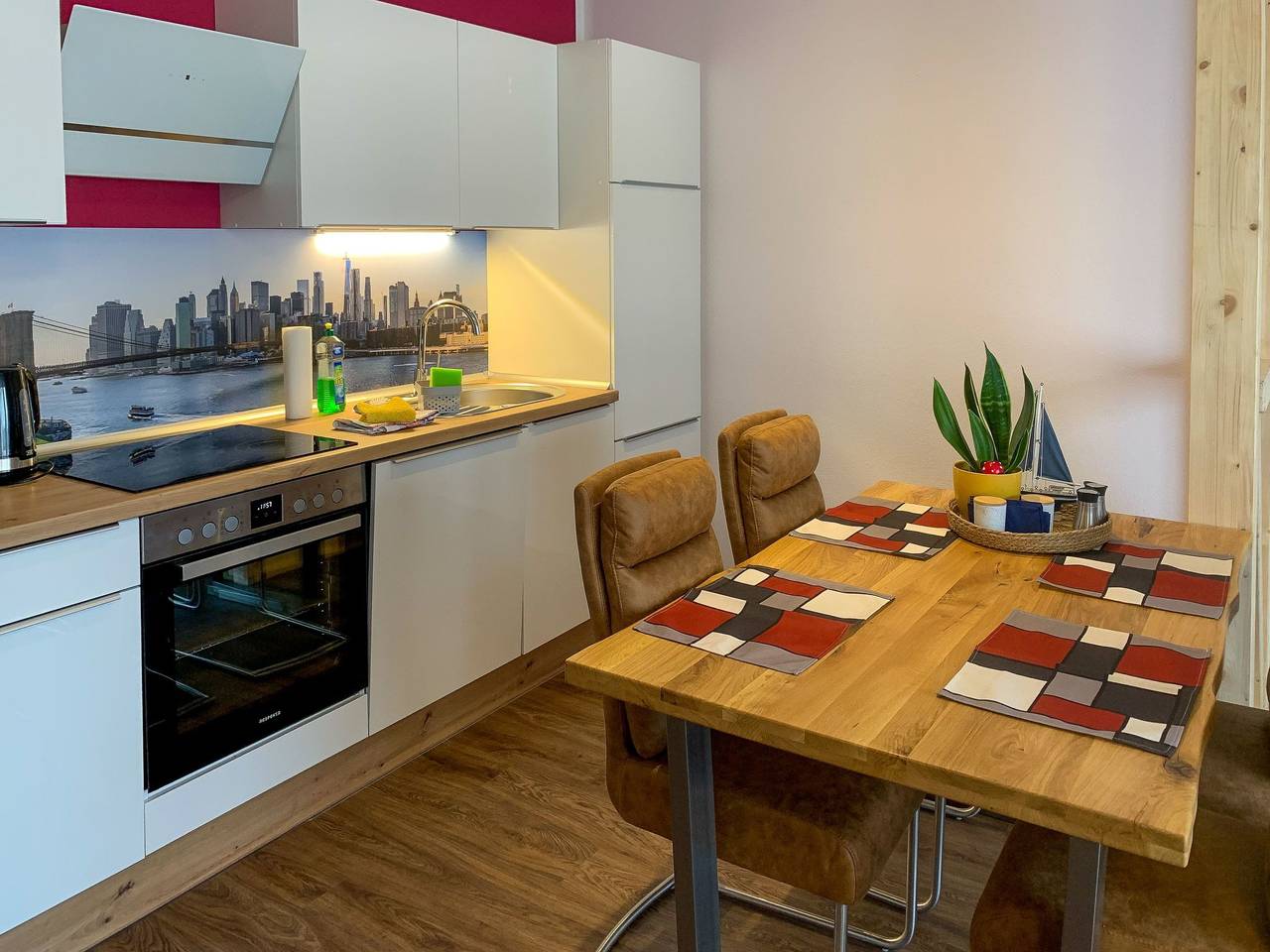 Ganze Wohnung, Top-moderne Ferienwohnung für 4 Personen mit Vollausstattung auf schönem, frühe in Schönewalde, Naturpark niederlausitzer heidelandschaft (Brandenburg)