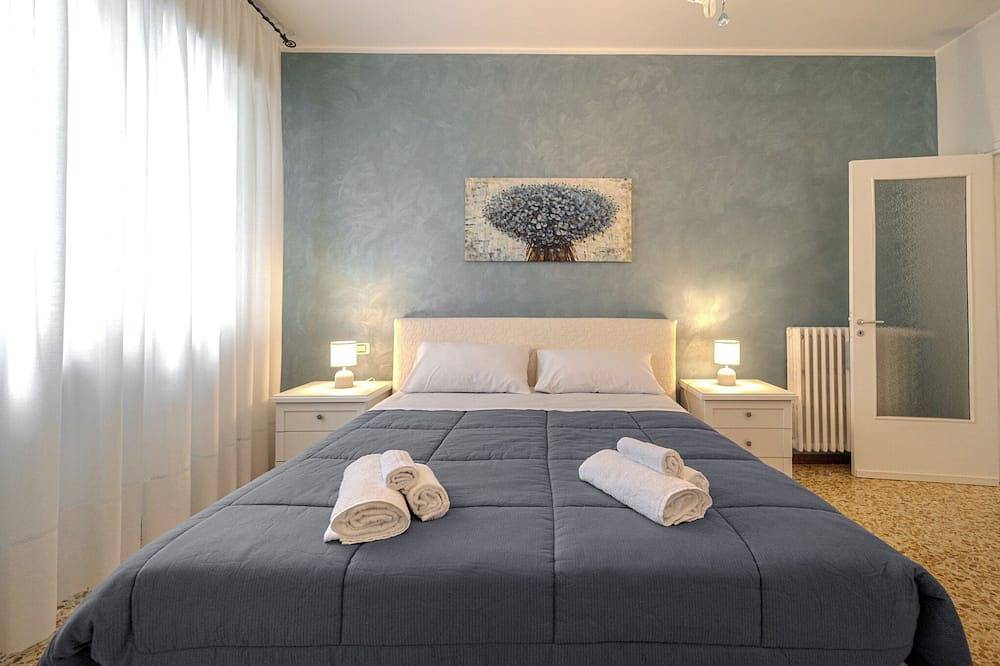 Ganze Wohnung, Ideal place for those seeking practicality, relaxation and zero worries in Novara in Novara, Novara Provinz