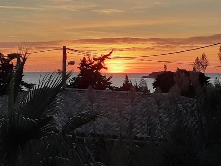 Gîte pour 5 personnes, avec vue et terrasse dans Plage de La Gorguette - 2