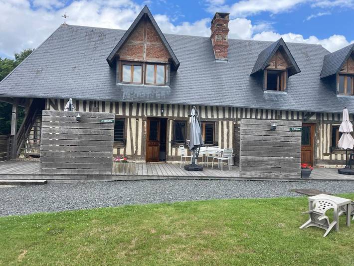 Location de vacances pour 2 personnes, avec terrasse ainsi que vue et jardin à Genneville - 2