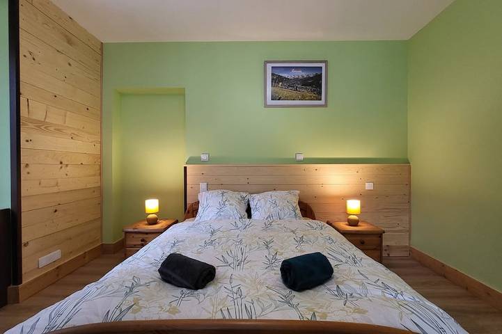 Gîte pour 8 personnes, avec balcon dans Glières-Val-de-Borne - 4