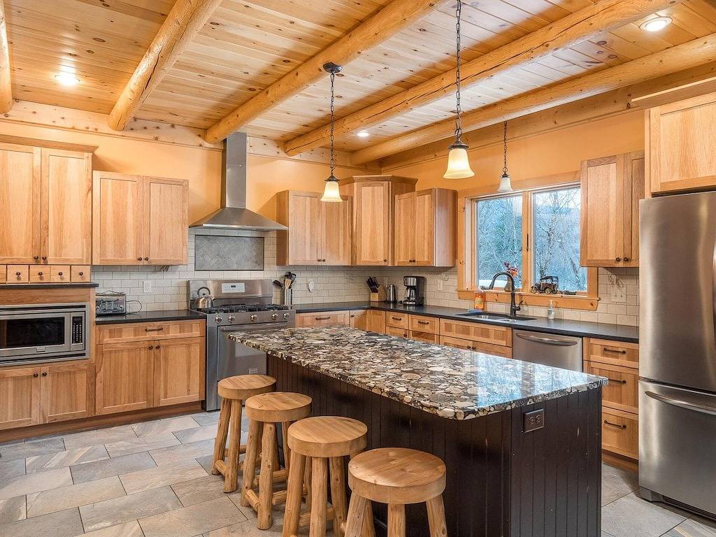 Rediker Retreat- Authentic Riverfront Luxury Log Home in Newry, Sunday River