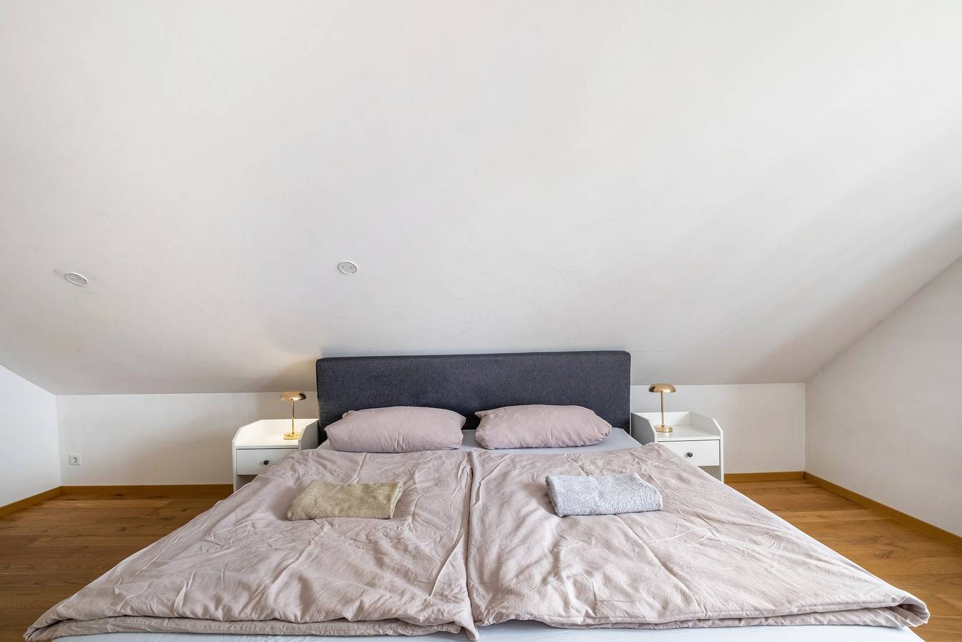 Geheel appartement, Appartement 'Helles Große Wohnung' met wifi in Hofheim am Taunus, Main-Taunus-Kreis