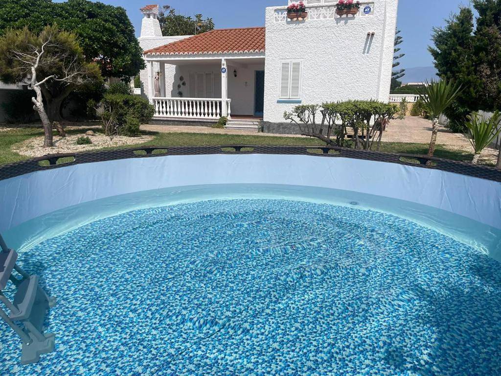 Four-Bedroom House in Playa La Bajadilla, Roquetas de Mar