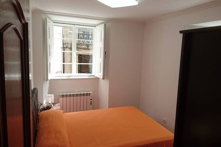 Entire apartment, 1 Historic center apartment, 200 mtrs cathedral in Santiago de Compostela, La Coruña Province
