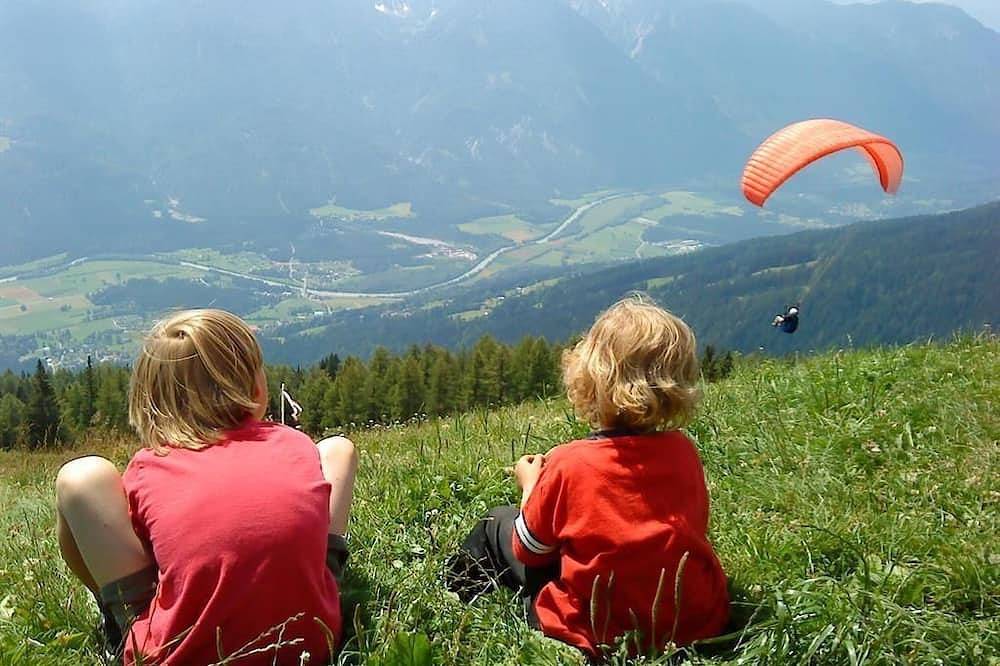 Doppelzimmer mit Nordbalkon - Almhotel Fichtenheim in Kreuzeckgruppe, Berg im Drautal