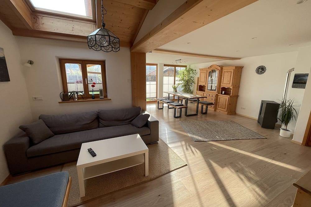 Ferienhaus Isarwinkel   Im schönen Isarwinkel in Bad Tölz Neu mit E-Ladestation in Bad Tölz, Bayerische Alpen