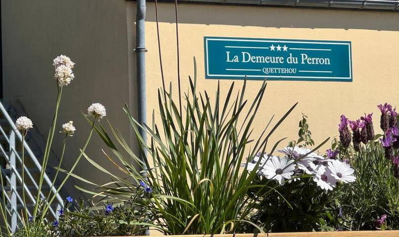 Hôtel pour 2 personnes, avec terrasse et jardin, animaux acceptés à Quettehou - 2