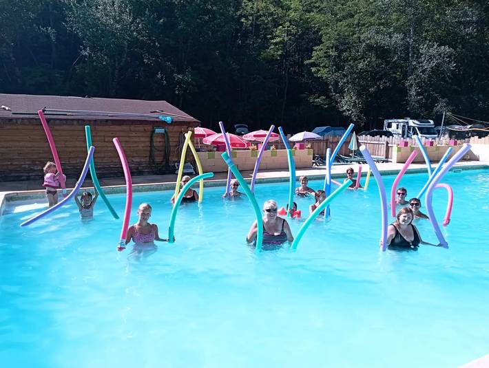 Camping pour 4 personnes, avec Terrasse