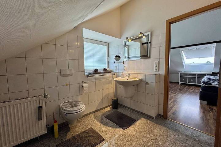 Ganze Wohnung, Gemütliche Maisonettewohnung am Krefelder Stadtwald in Krefeld, Niederrhein