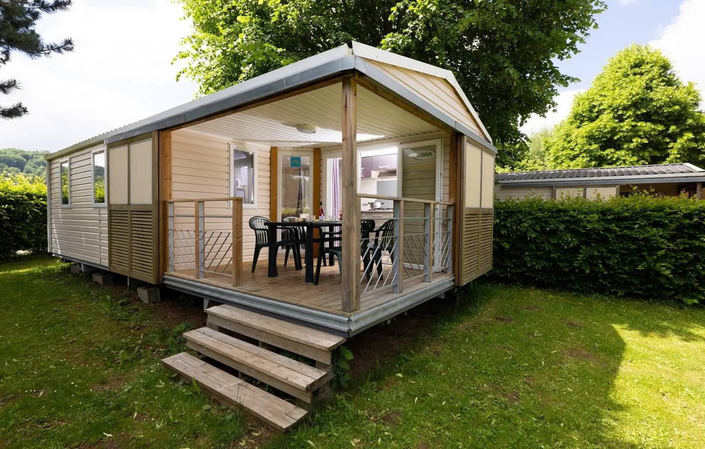 Zecamping 4 étoiles espace aquatique mobil-home 6 pers in Murol, Regionaler Naturpark Volcans d'Auvergne
