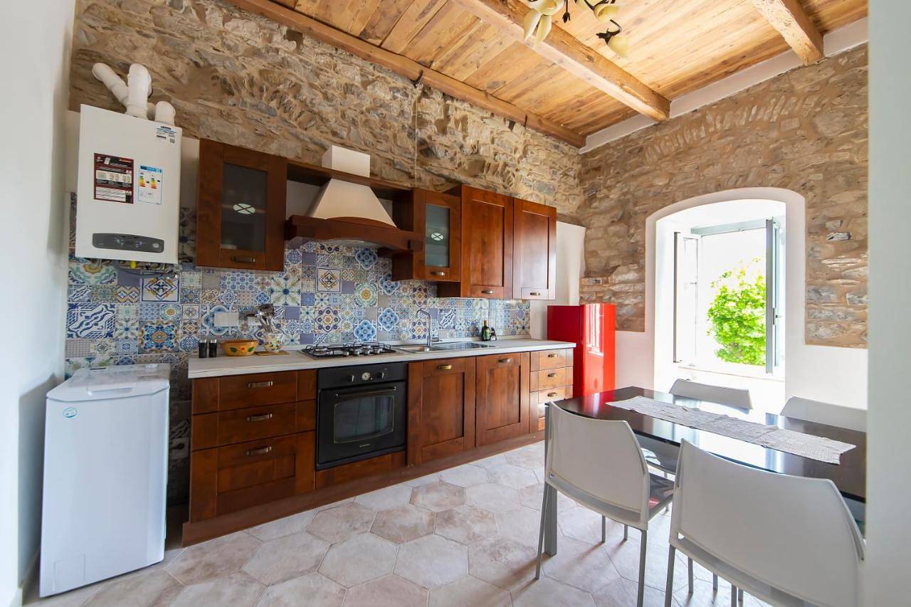 Two-Bedroom House in Cipressa, Riviera di Ponente