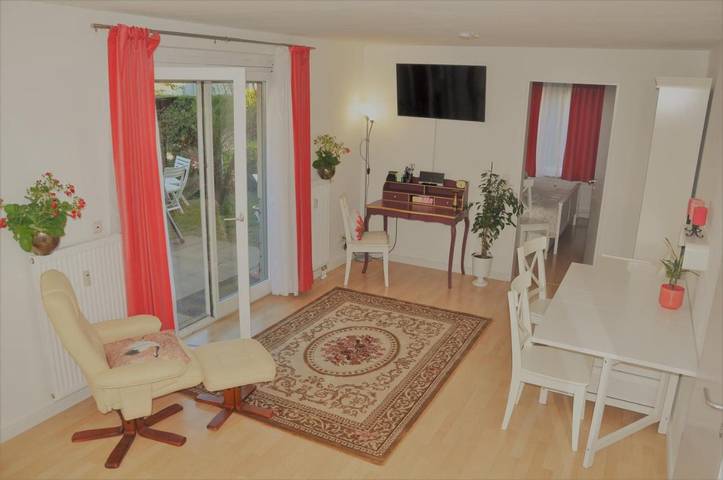 Ferienwohnung für 6 Personen, mit Terrasse und Garten sowie Ausblick