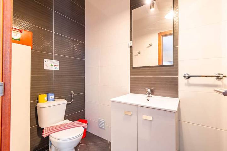 Entire apartment, Studio with Backyard 100m of Peniche-Baleal Beach in Leiria District