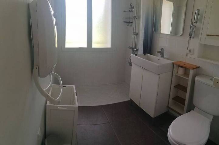 Gîte pour 4 personnes, avec jardin à Saint-Étienne-de-Gourgas - 2