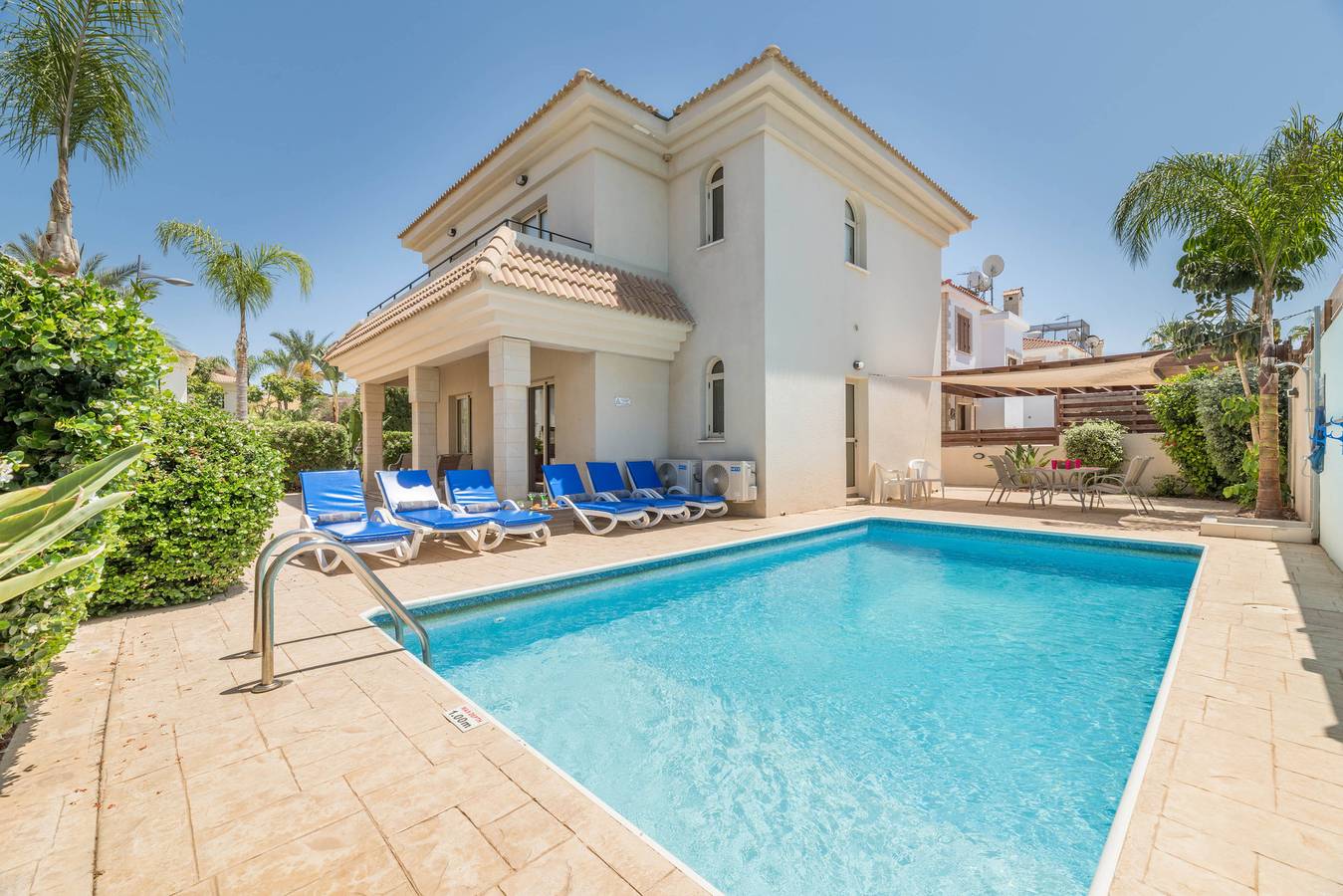 Casa vacanza a Kapari a partire da 214€ a notte