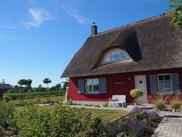 Ferienhaus für 7 Personen, mit Seeblick und Terrasse sowie Garten und Sauna, kinderfreundlich in Wismarer Bucht