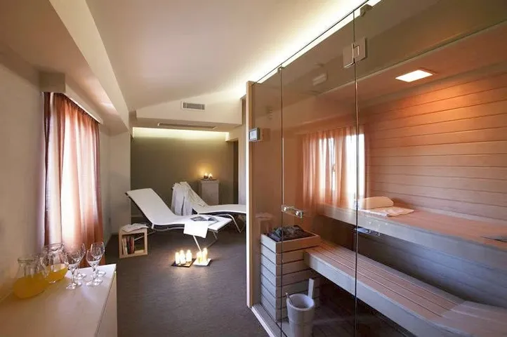 Hotel für 2 Personen, mit Whirlpool und Pool sowie Garten und Sauna - 1