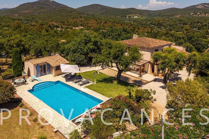 Villa voor 10 personen, with Balkon/Terras and Tuin as well as Zwembad in Grimaud