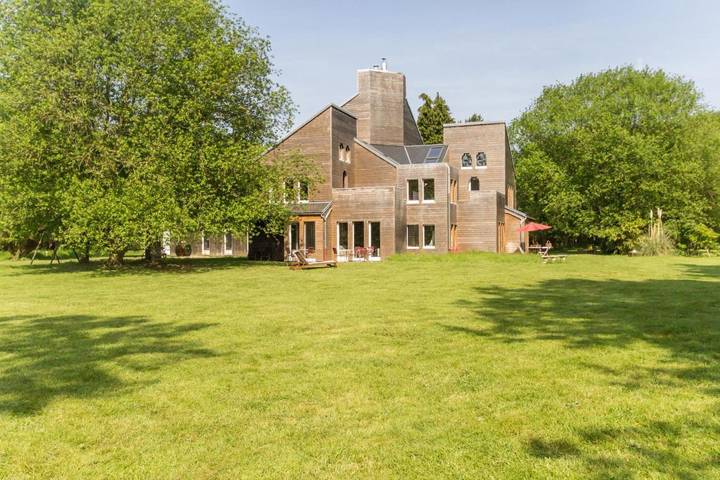 Location de vacances pour 17 personnes, avec jardin ainsi que sauna et vue, adapté aux familles à Harcourt