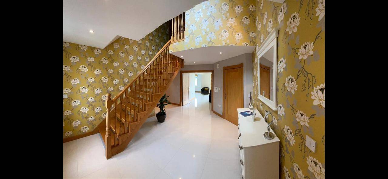 Entire apartment, Apartment with Mountain View in Newcastle (County Down), County Down