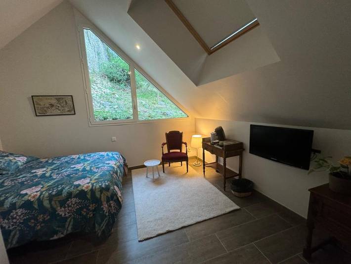 Location de vacances pour 2 personnes, avec terrasse et jardin ainsi que piscine et vue à Plombières-lès-Dijon - 2