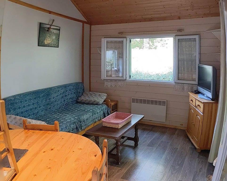 Chalet 6 Itsasoa avec grande terrasse couverte et 2 piscines in Lissac-sur-Couze, Région de Brive-la-Gaillarde