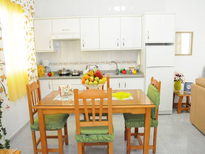 Entire apartment, Geräumige Wohnung in Vecindario, Santa Lucía de Tirajana
