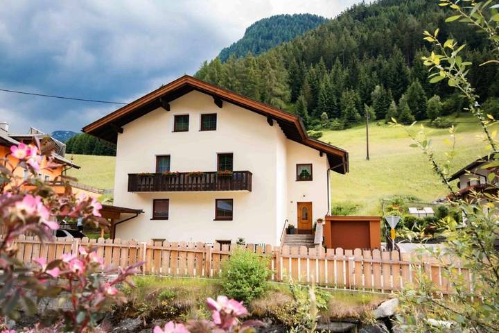 Gîte pour 6 personnes, avec Jardin et Vue dans Sankt Jodok Am Brenner