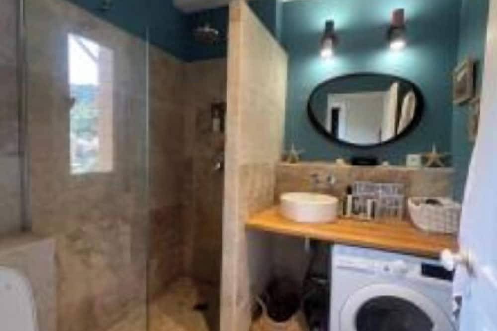 Appartement entier, A Casa Laetizia - Superbe appartement dans village de charme en Corse du Sud in Eccica-Suarella, Région d'Ajaccio