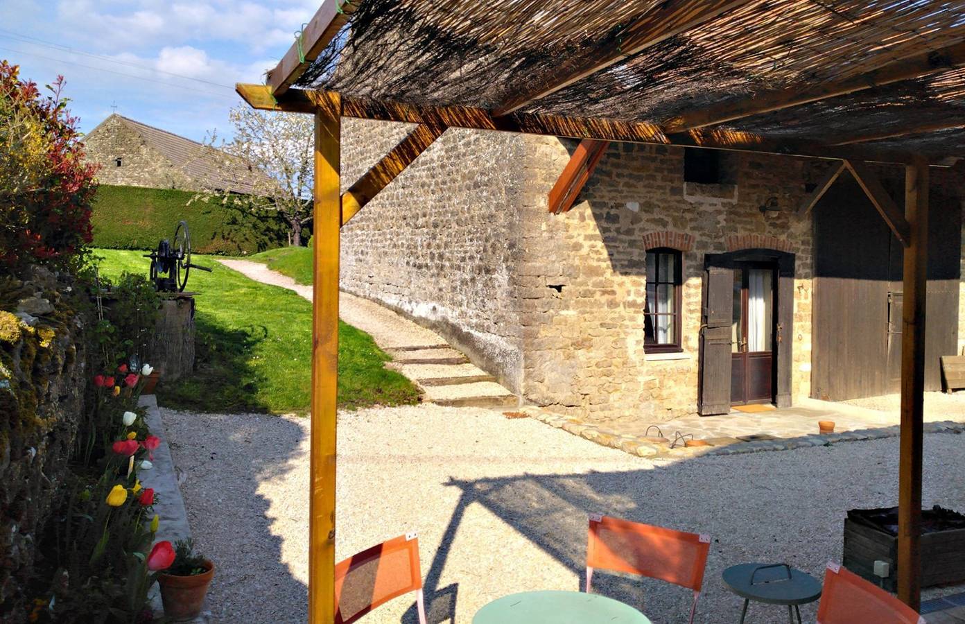 Chambres d'hôtes L'Allegra - La grange in Saint-Euphrône, Région de Montbard