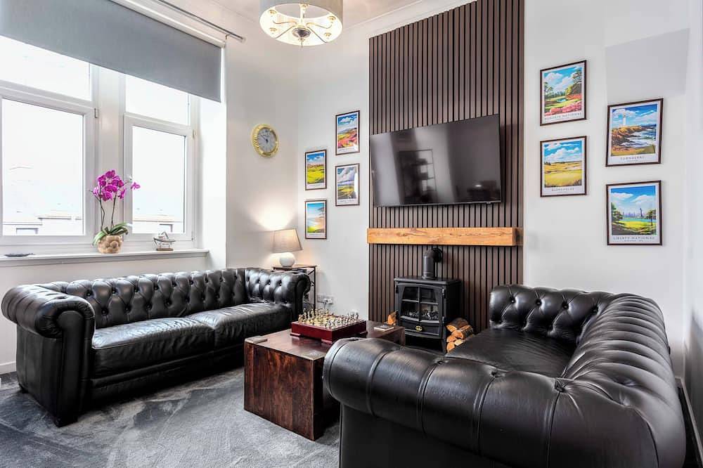 Ganze Wohnung, Stylish duplex apartment in central Troon close to beach. in Troon, Firth Of Clyde