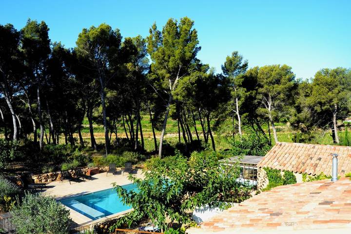 Chambre d’hôte pour 2 personnes, avec jardin ainsi que jacuzzi et piscine