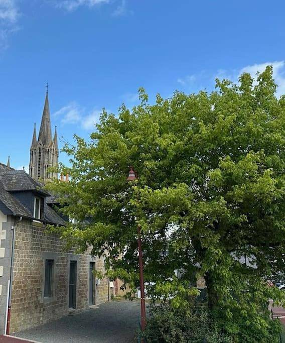 Appartement entier, Auprès de mon arbre in Pontmain, Mayenne
