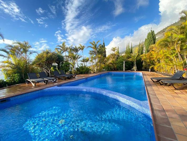 Apartamento para 2 personas, con jardín además de piscina y vistas en Fuencaliente de La Palma