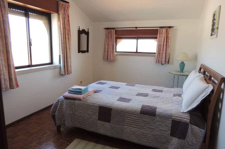 Ganze Wohnung, Schöne Wohnung Für 6 - Geräumige Und Leuchtende Gegenüber Der Lagune - Nazare Nah in Foz do Arelho, Leiria District