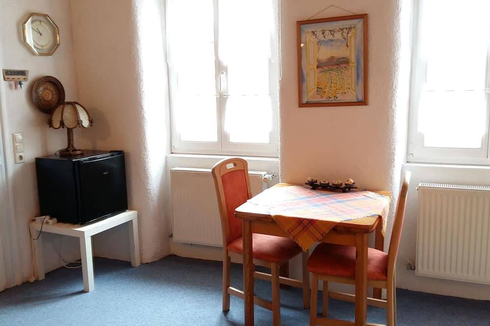 Entire apartment, Apartment 'Sternenhof' with Wi-Fi in Breisach, Breisach am Rhein