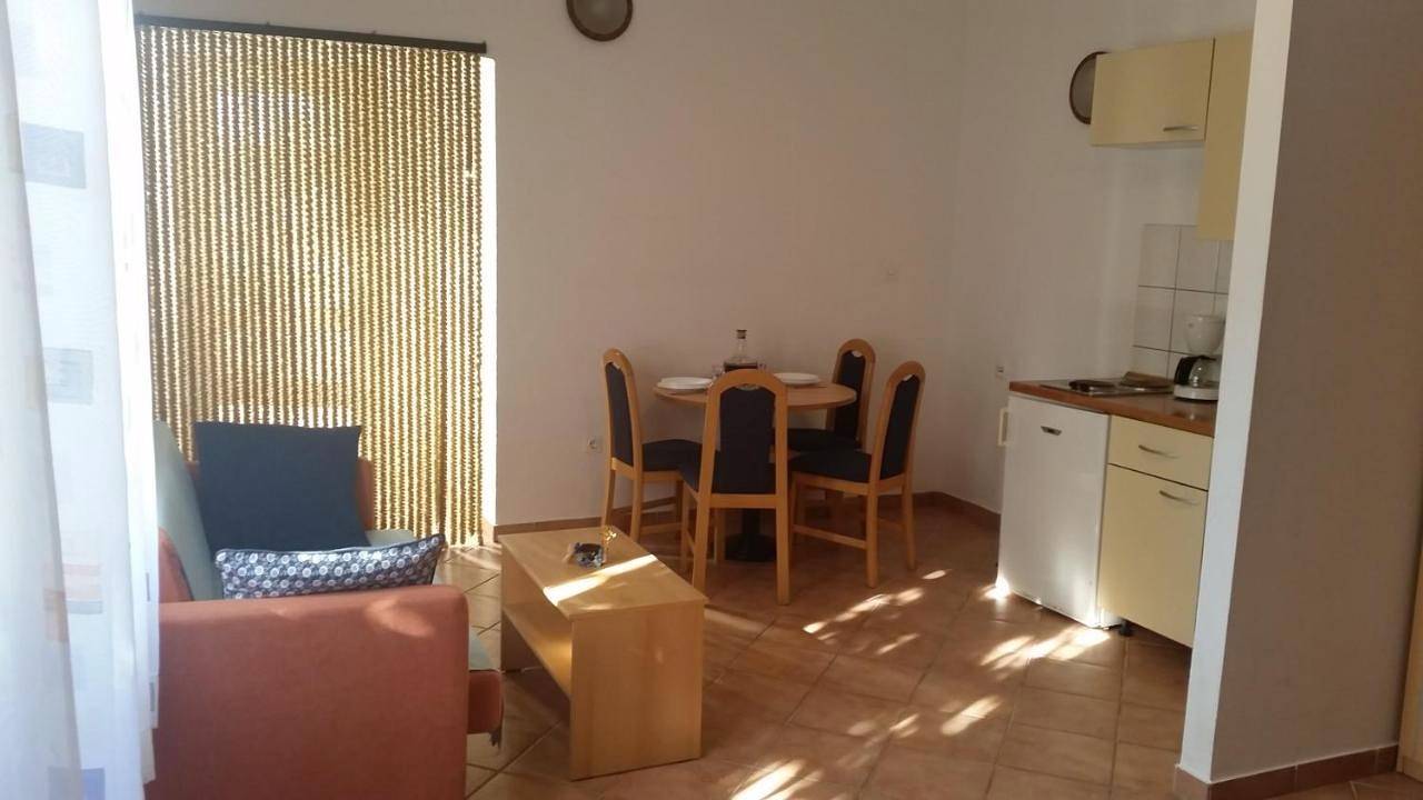 Guesthouse Neven Paklenica in Stari Grad, Zadar