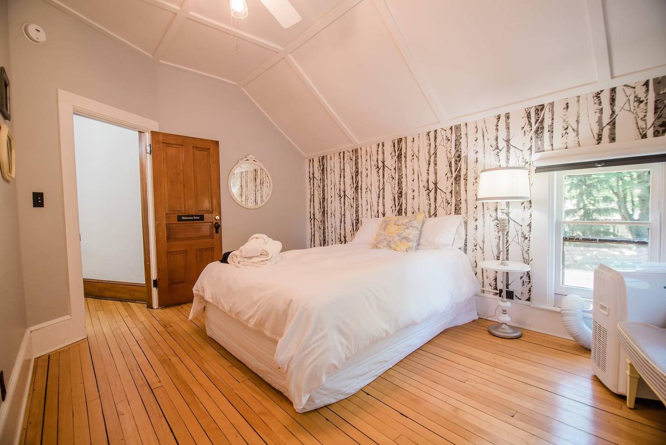 Ganze Wohnung, Mahaney Suite   Bw Boutique Hotel in Antrim County