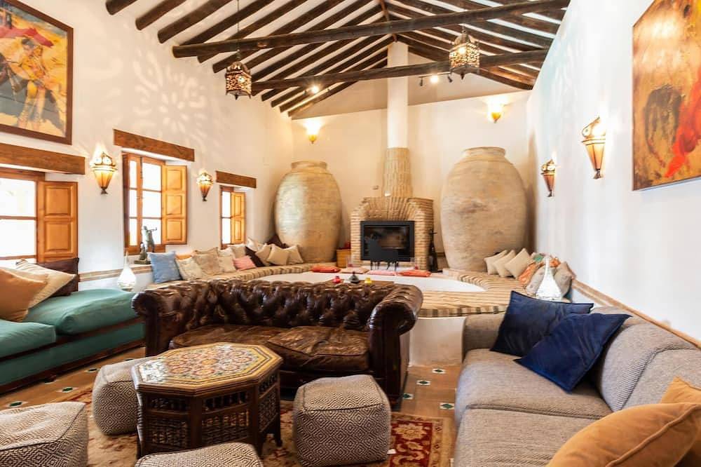 Molino de aceite reconvertido con piscina privada in Melegís, El Valle