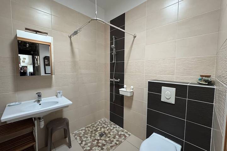 Gîte pour 4 personnes, avec jardin et jacuzzi à Port-Saint-Père - 4
